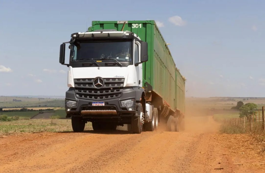 Imagem: Divulgação | Mercedes Arocs 6×4